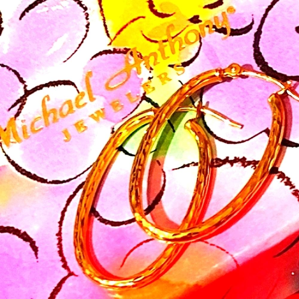 14K Michael Anthony Etched Gold Hoop Earrings NWT 1.0gms. 1.5" - Picture 8 of 11